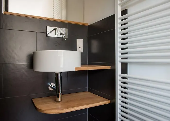 Moderne In Attraktivem Altbau Appartamento